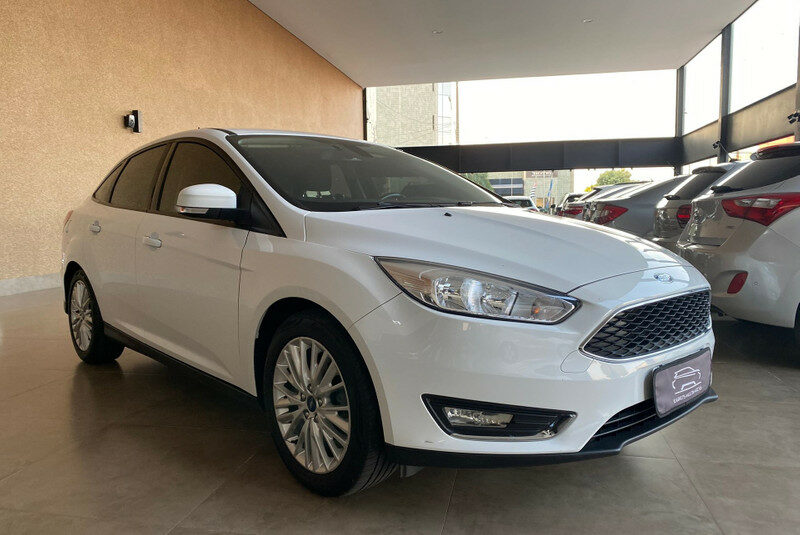 FOCUS 2.0 SE 16V FLEX 4P POWERSHIFT ANO 2018 COR BRANCO